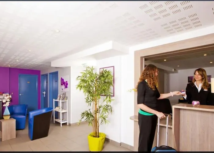 מלון דירות Sejours & Affaires מנוסק