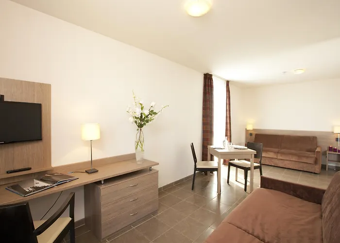 Sejours & Affaires מנוסק