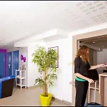 מלון דירות Sejours & Affaires מנוסק