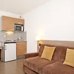 מלון דירות Sejours & Affaires 2*