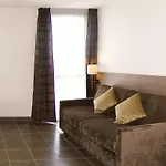 Sejours & Affaires מלון דירות מנוסק