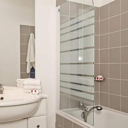 Sejours & Affaires 2* Manosque