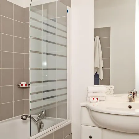 Séjours&affaires Apartahotel 2*