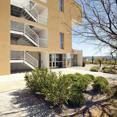 Séjours&affaires Apartahotel 2*