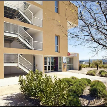 Sejours & Affaires 2* Manosque