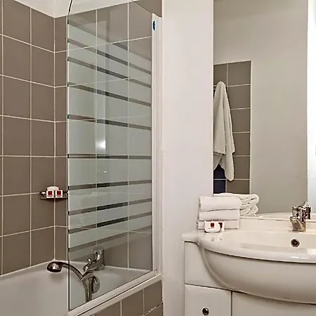 Séjours&affaires Aparthotel 2*