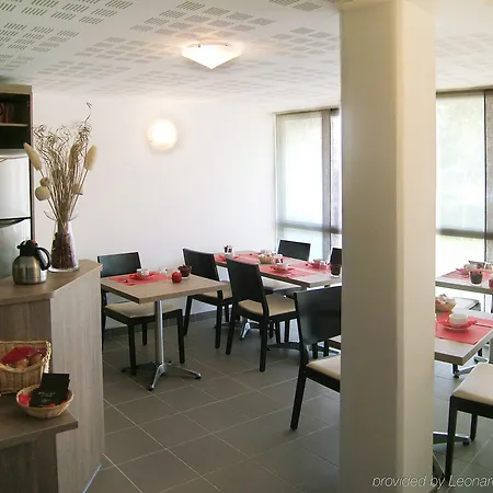 Séjours&affaires Apartahotel