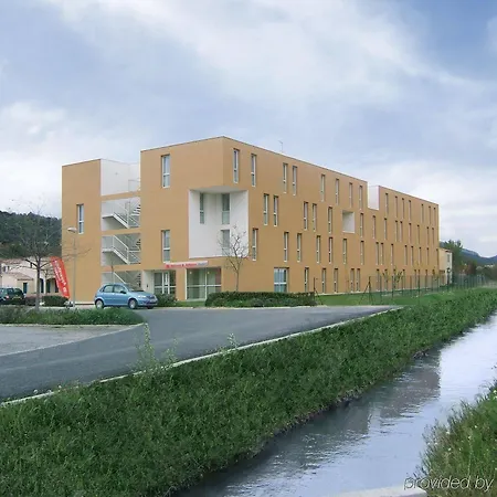 Séjours&affaires Aparthotel 2*