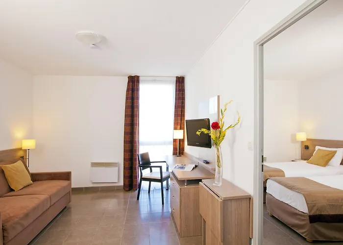 Sejours & Affaires Aparthotel Manosque