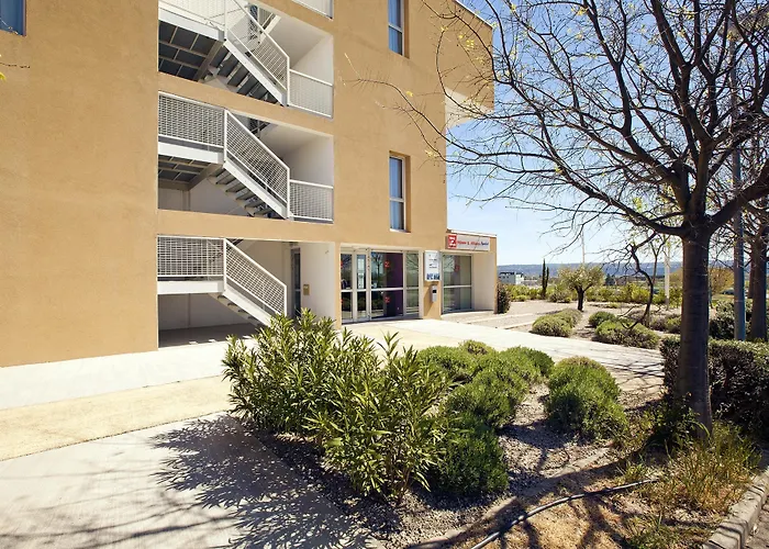 Sejours & Affaires Aparthotel 2*