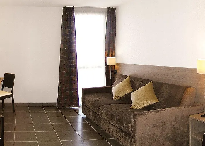 Sejours & Affaires Aparthotel Manosque