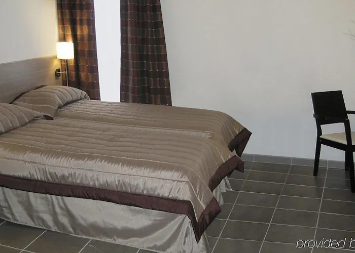 Sejours & Affaires 2* Manosque